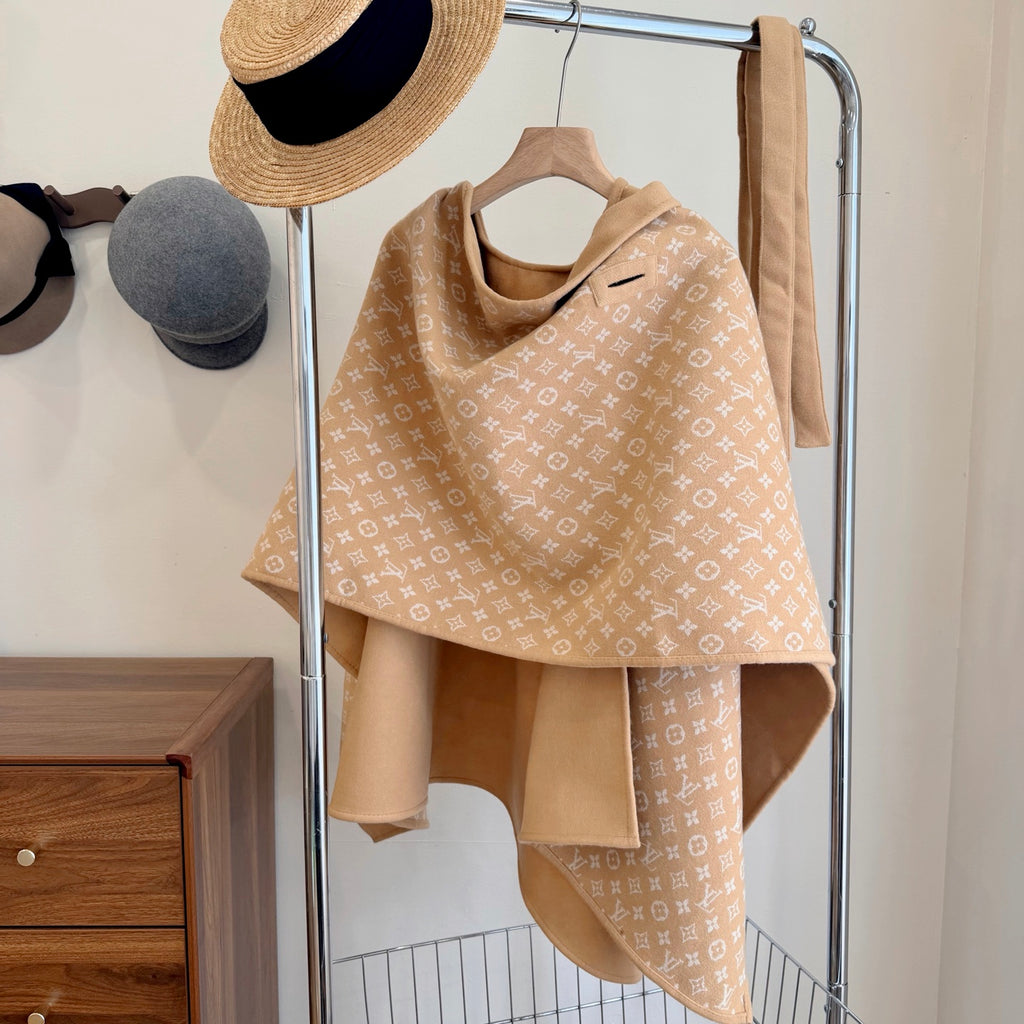 W1R86V45 Fashion cape