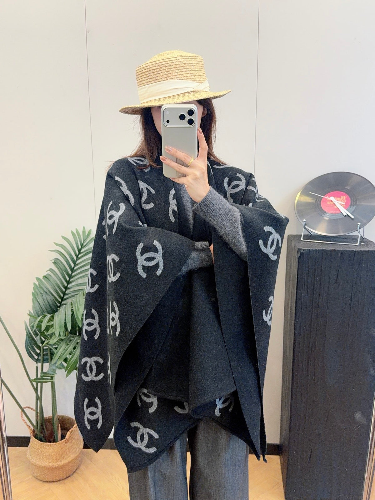 W1R86C71 Popular cape