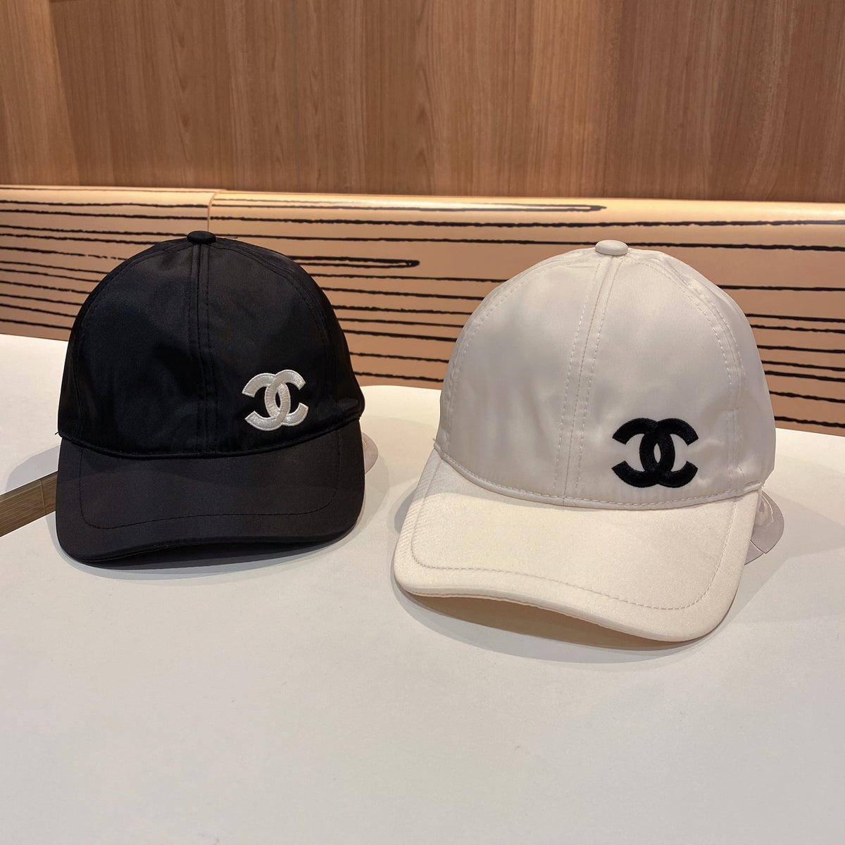 M1R86C102 Fashion hats