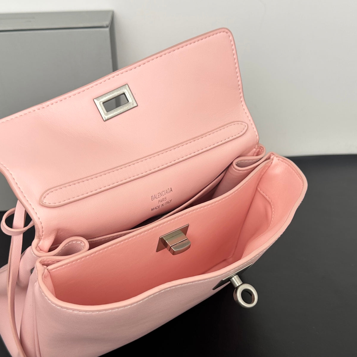 B1X56J32 Fashion high-quality leather bag