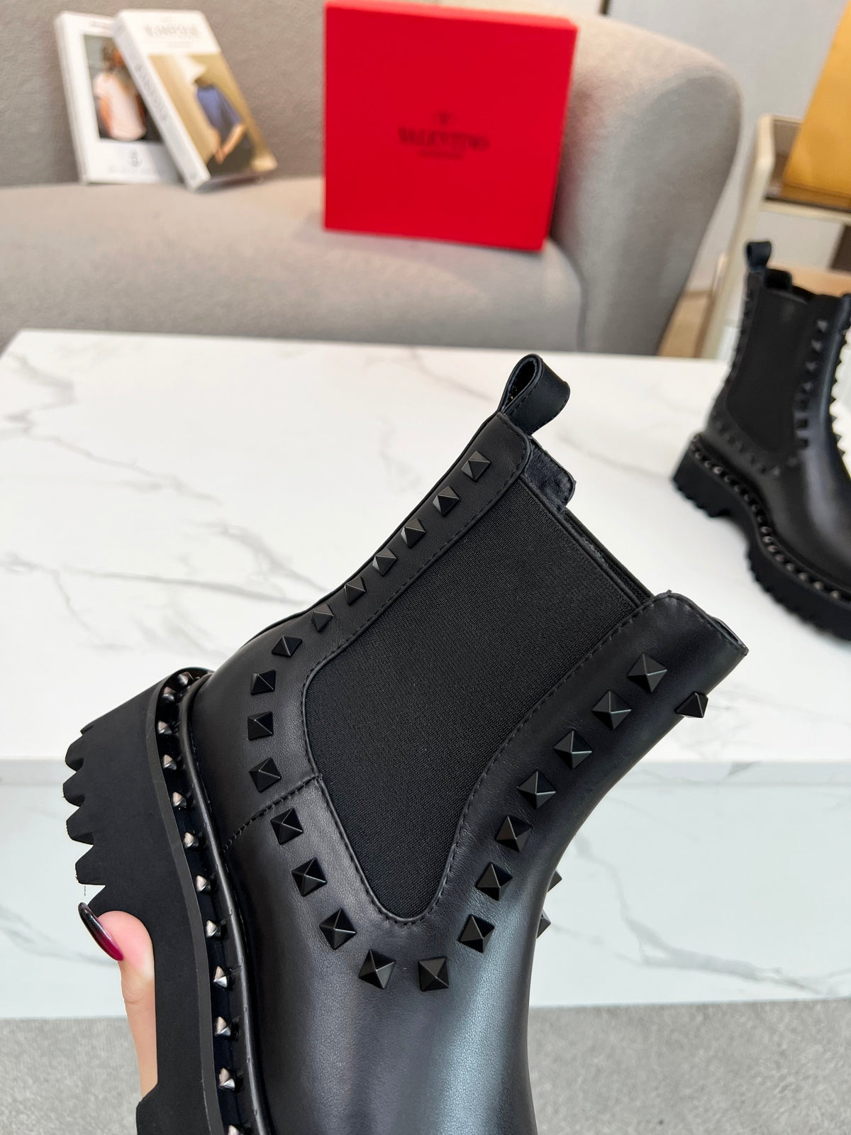 Z2R96VL6  Popular high-quality leather shoes