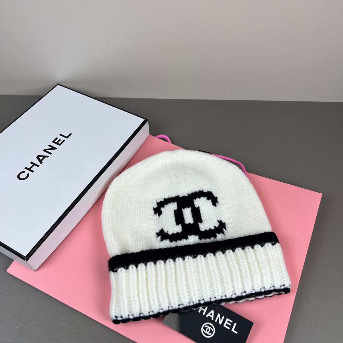 M1R86C3 Fashion hats