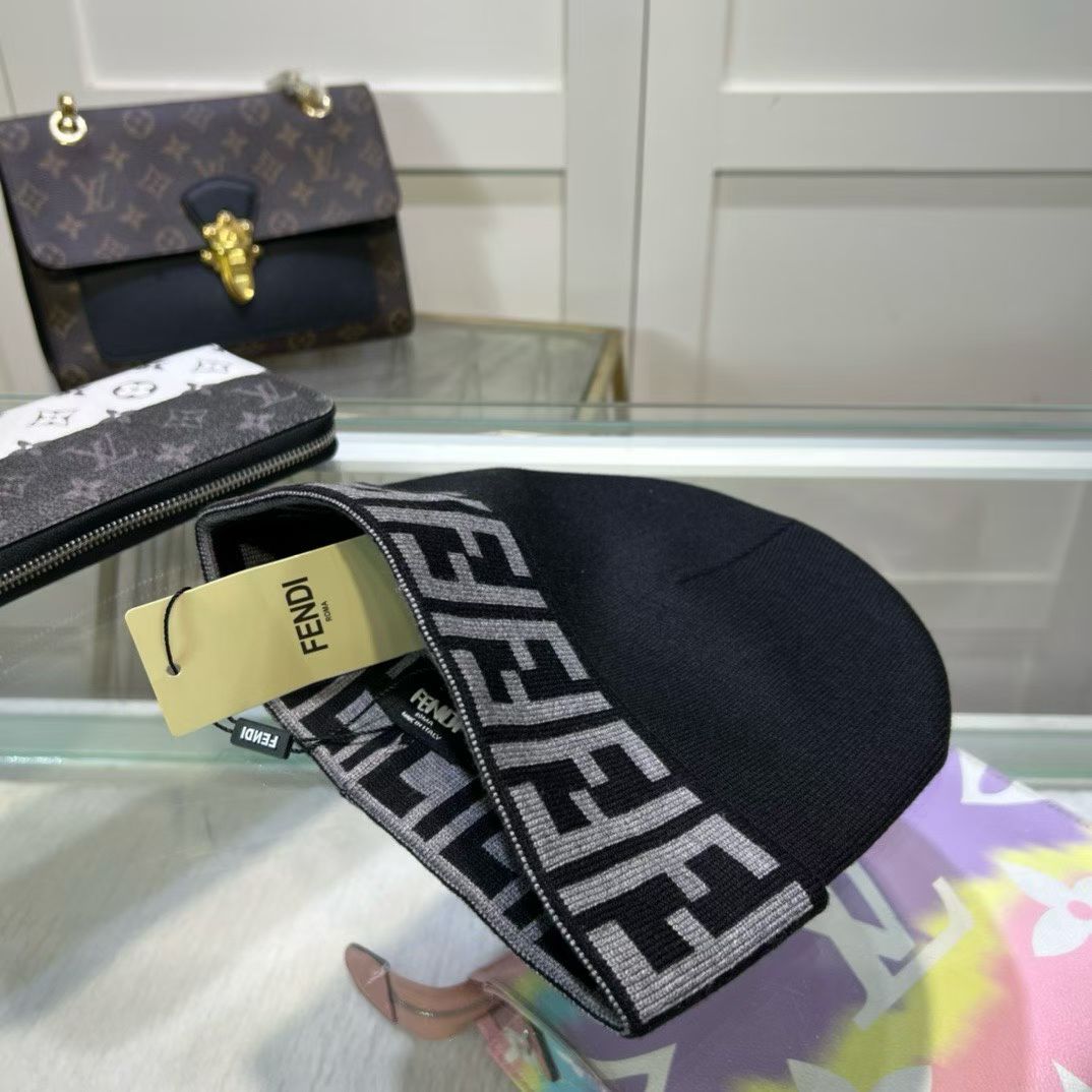 M1R86F32 Fashion hats