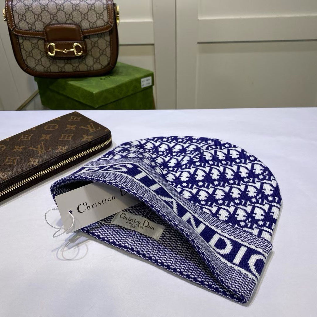 M1R86D71 Fashion hats