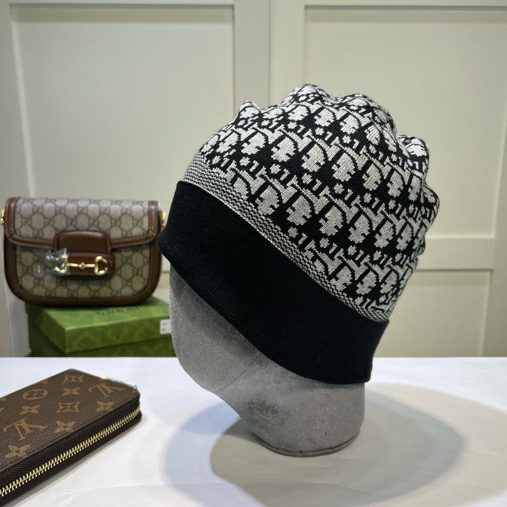 M1R86D49 Fashion hats