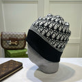M1R86D49 Fashion hats