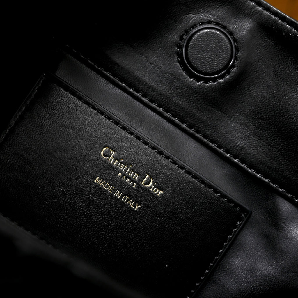 B1N96D35 Popular leather bag