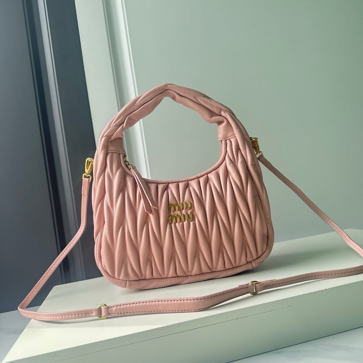 146PA122B Popular leather bag（29x24x10cm）