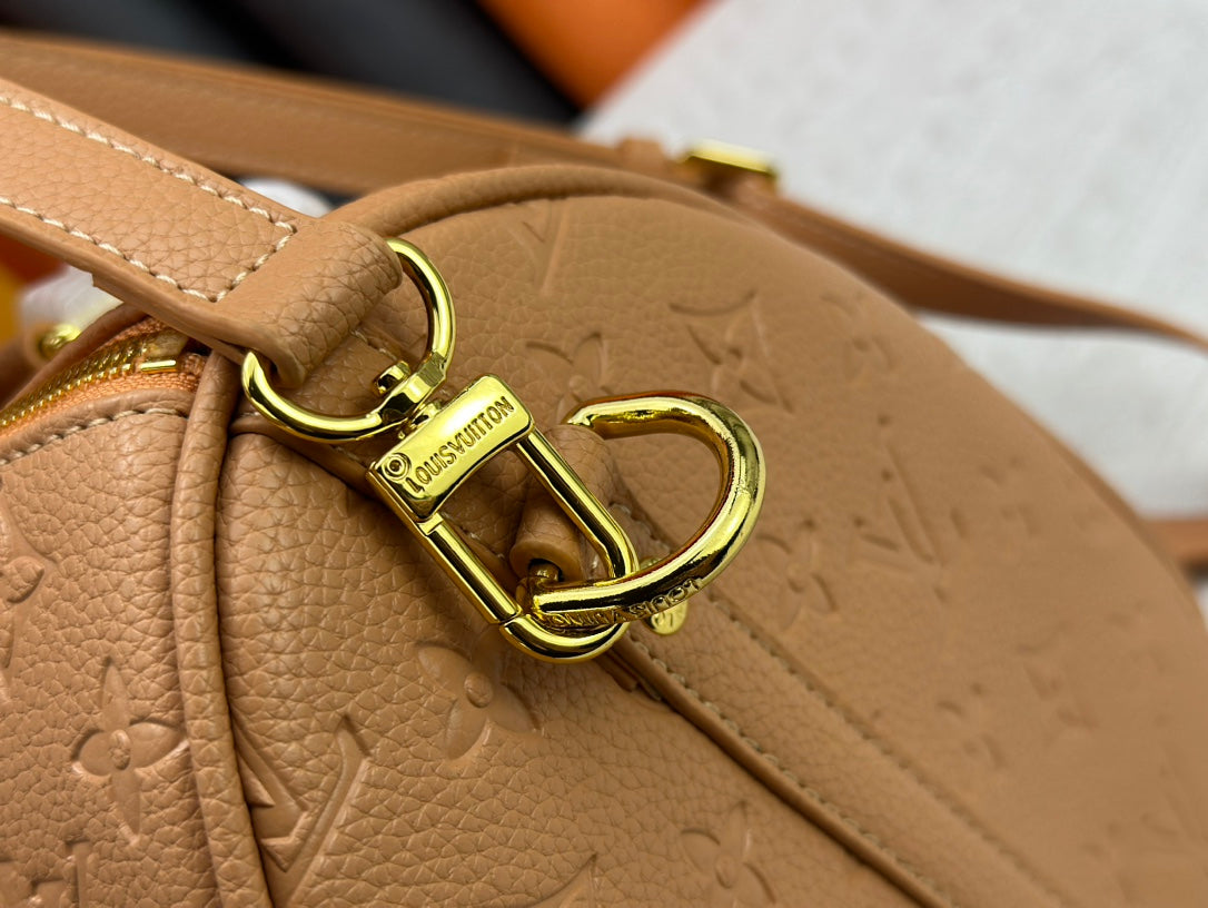 156XE29B Popular leather bag