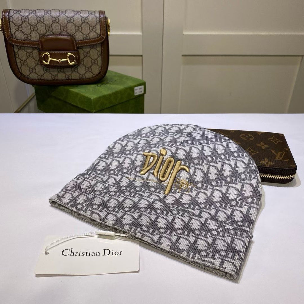 M1R86D70 Fashion hats