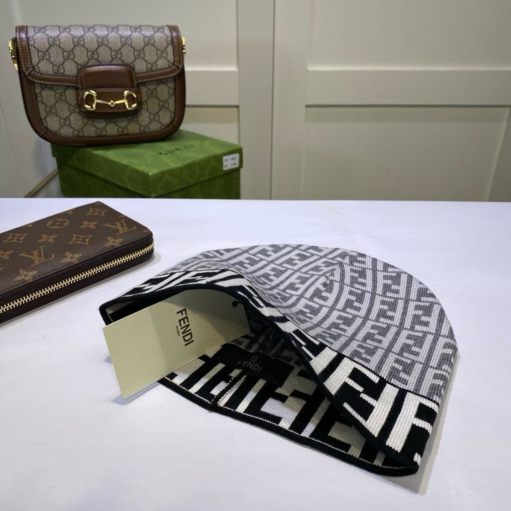 M1R86F61 Fashion hats
