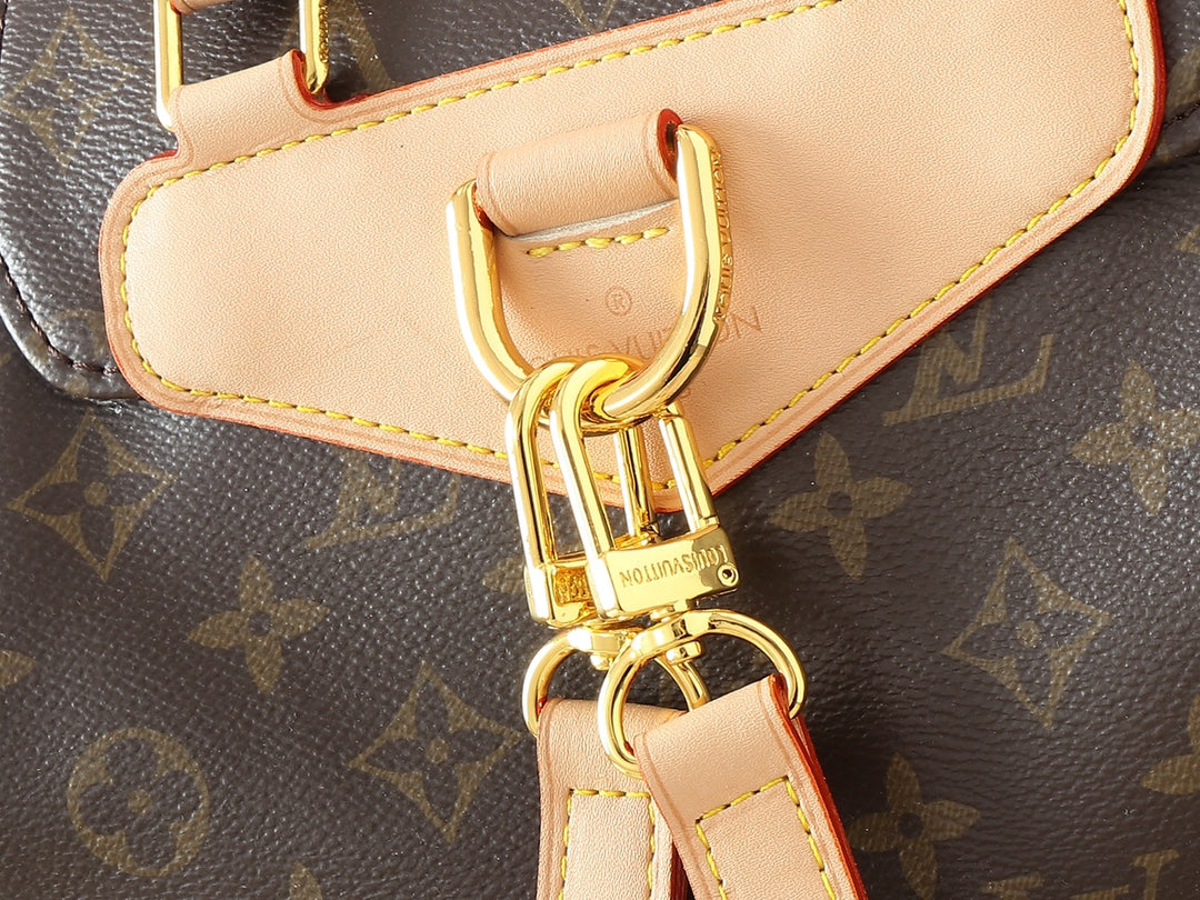 146PE176B Popular leather bag