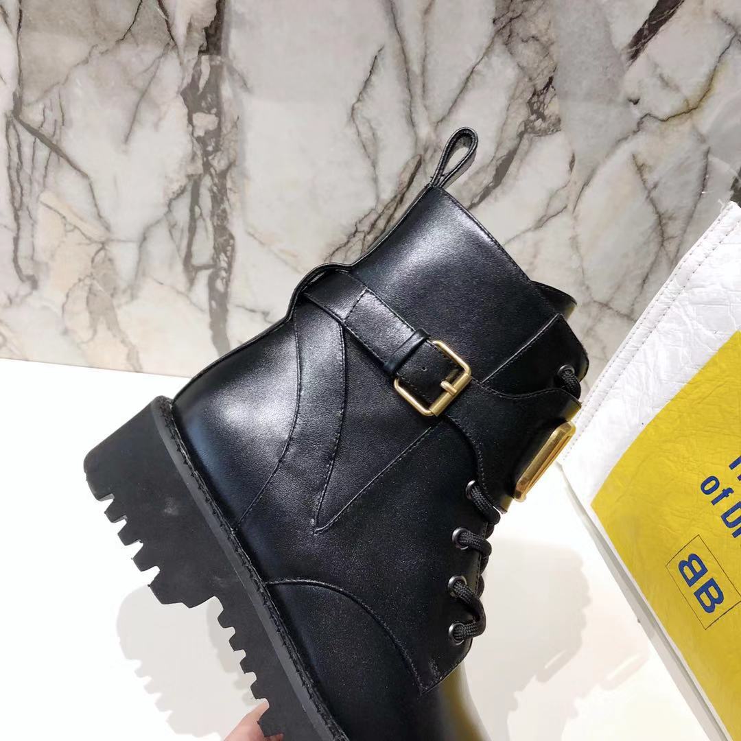 Z2P96VL23 Popular high-quality shoes