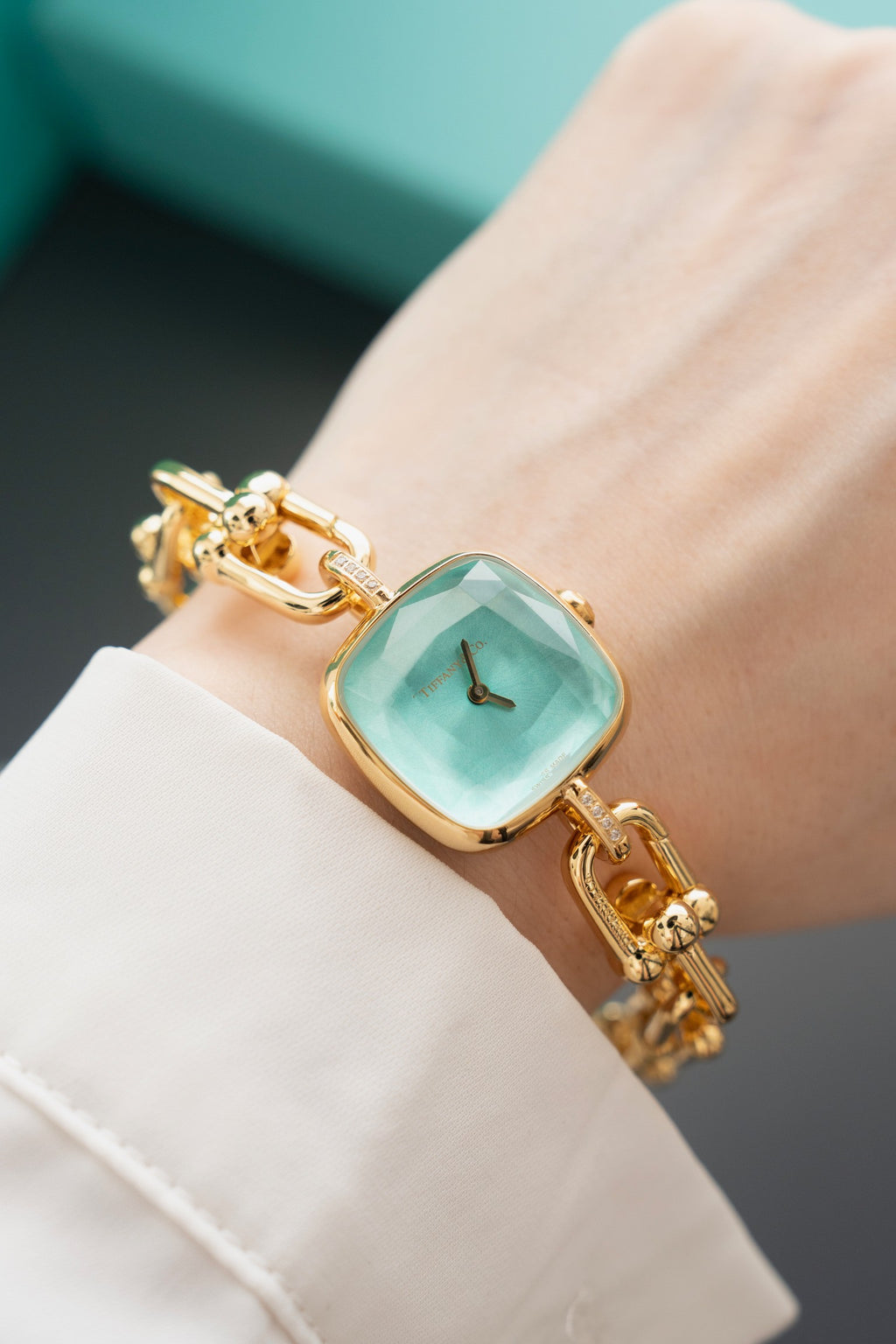 L1R36T74 Popular Watches