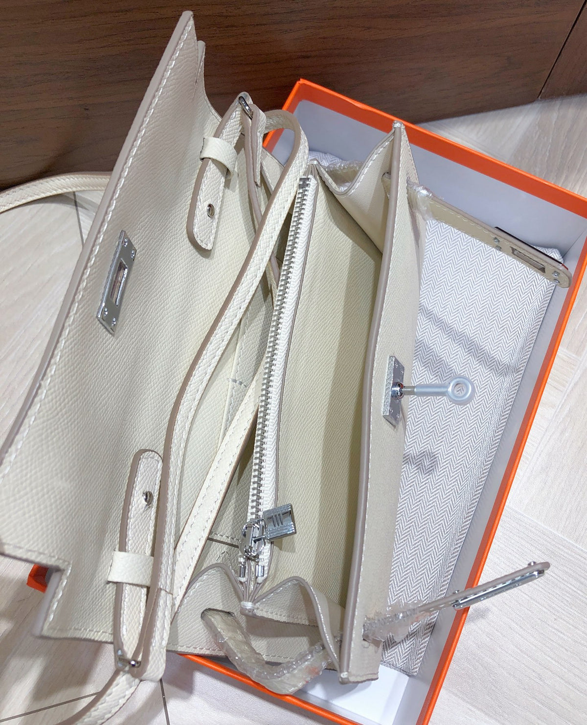B1X66H10 Fashion high-quality leather bag