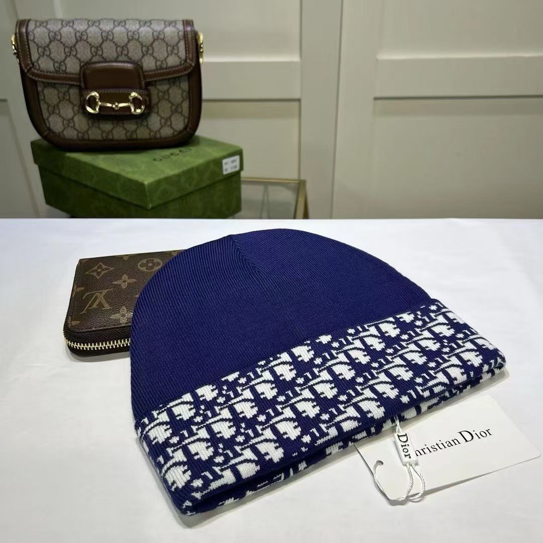 M1R86D37 Fashion hats