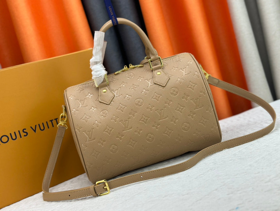 156XE29B Popular leather bag