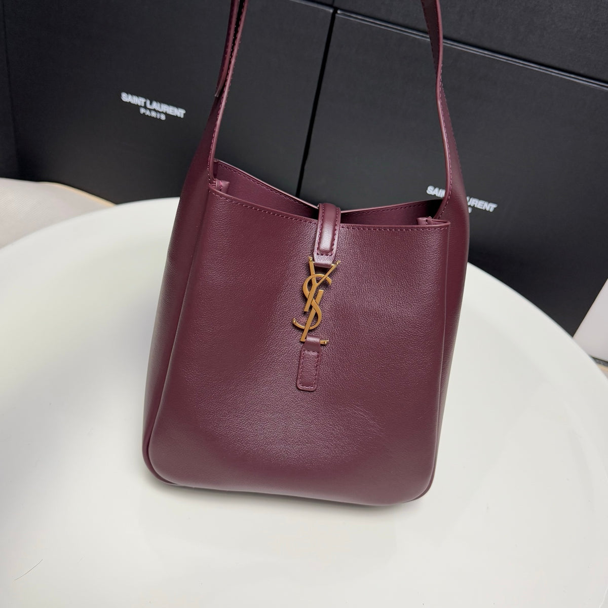 B1R96SL6 Popular leather bag