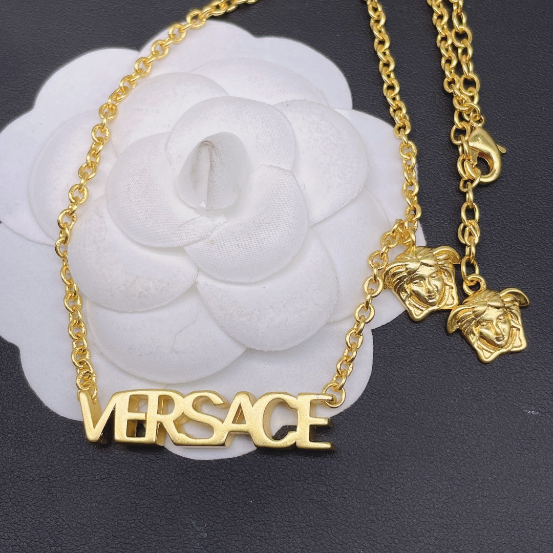 X1Q85V138X Popular Necklace. Bracelets