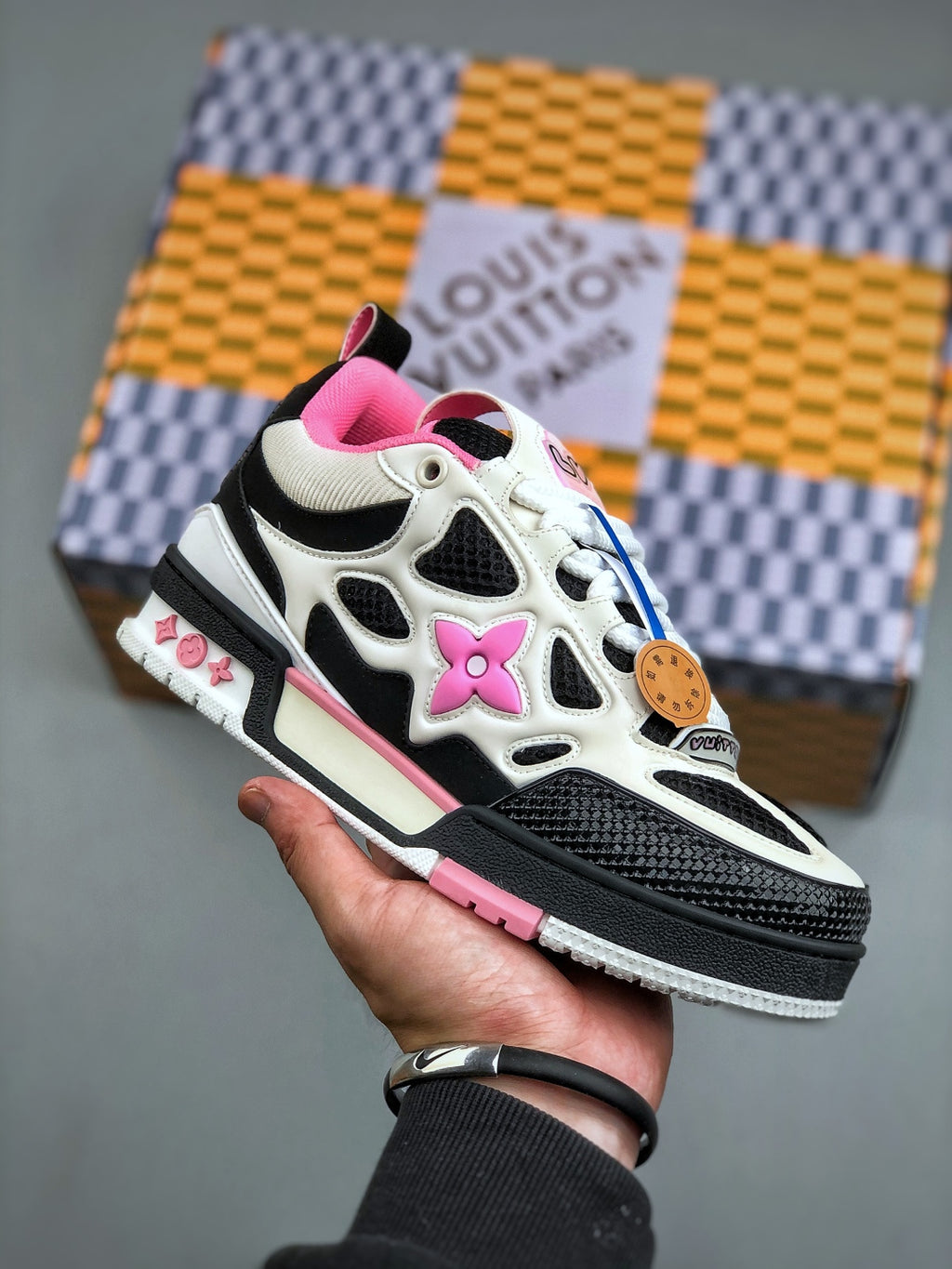 Z4R96E48 Popular regular version shoes