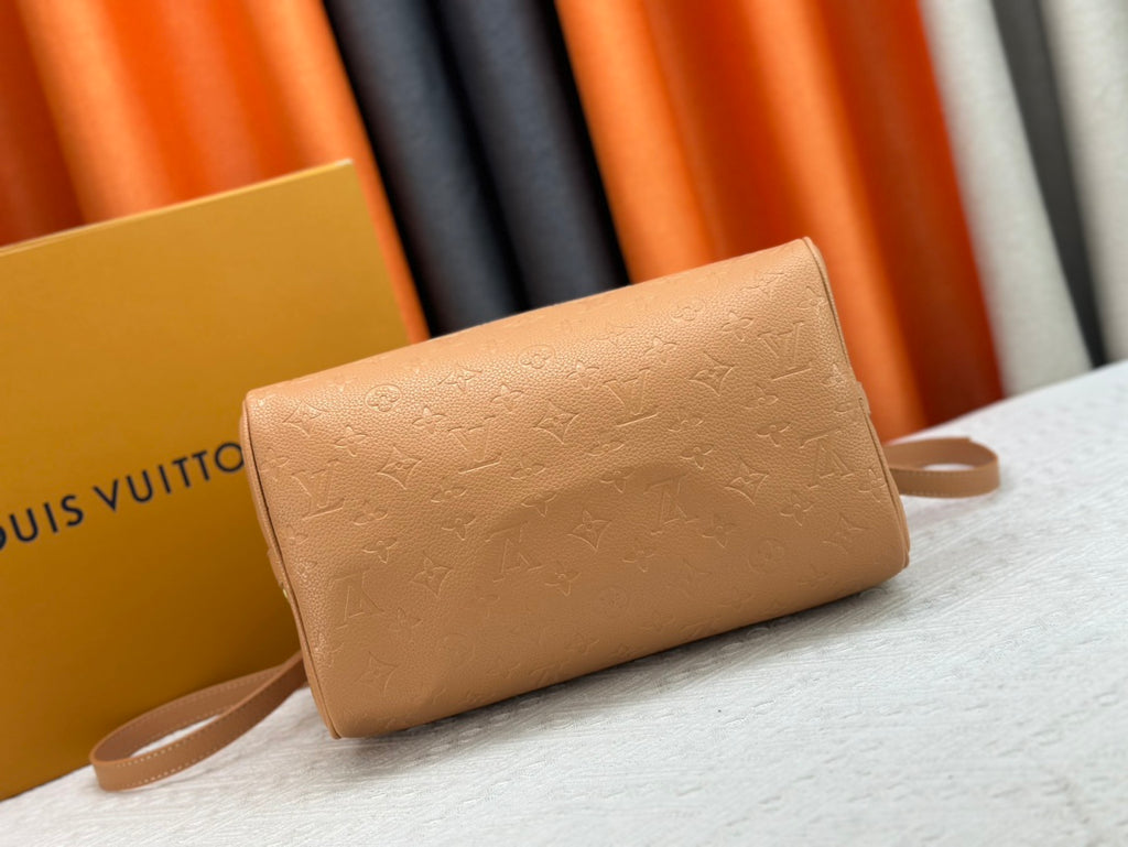 B1X56E29 Fashion leather bag