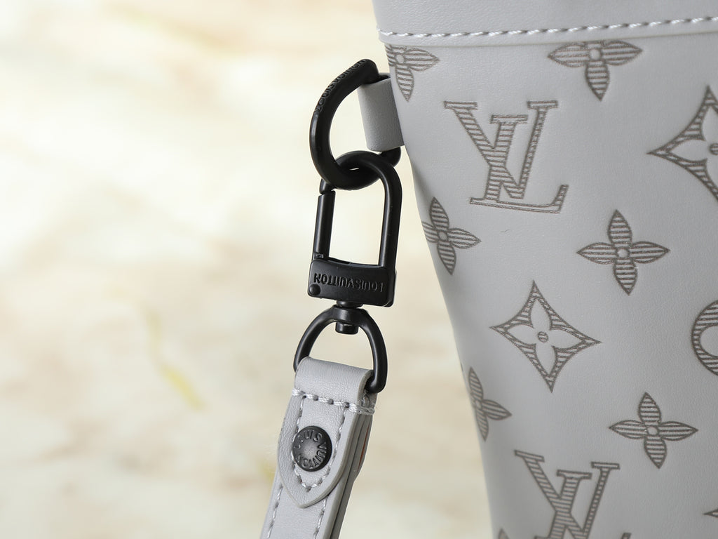 B1R76E55 Fashion bag