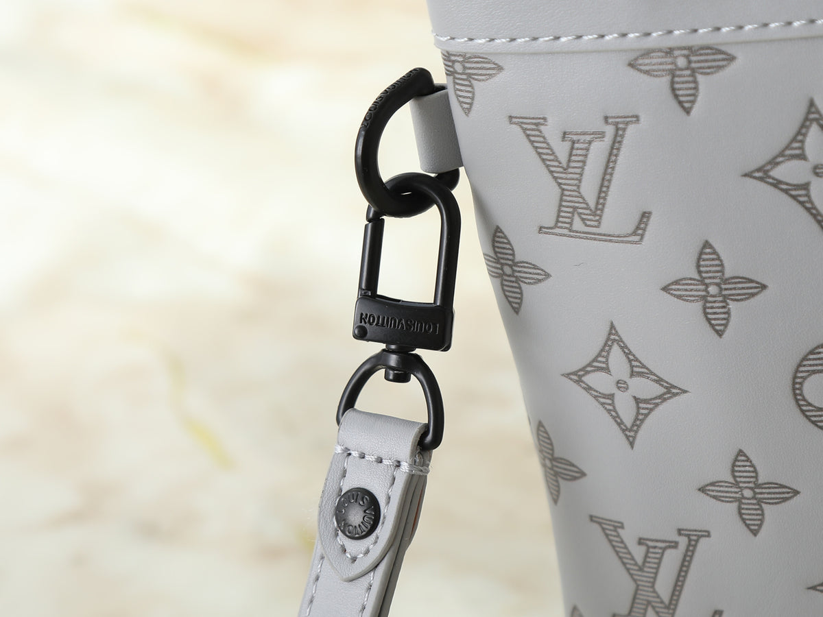 B1R76E55 Fashion bag
