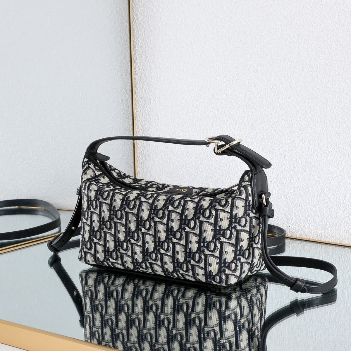 B1R76D44 Fashion bag