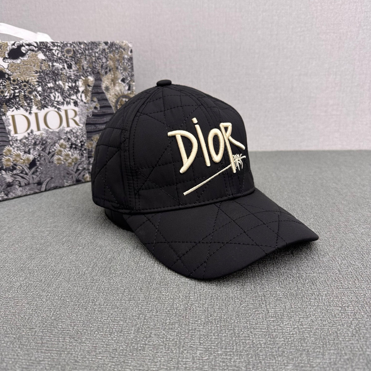 M1Q105D109 Popular hats