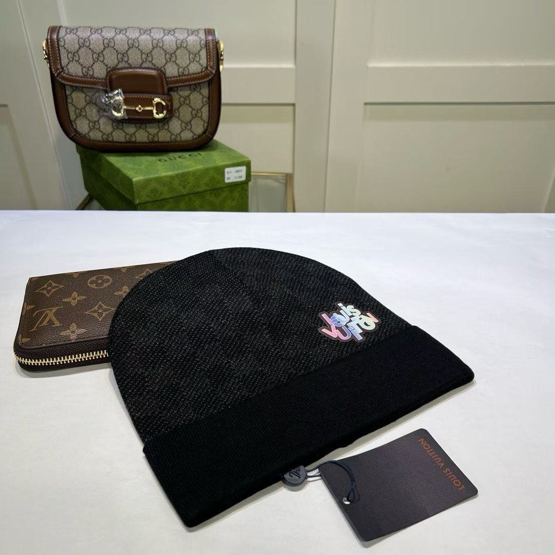 M1R86E50 Fashion hats