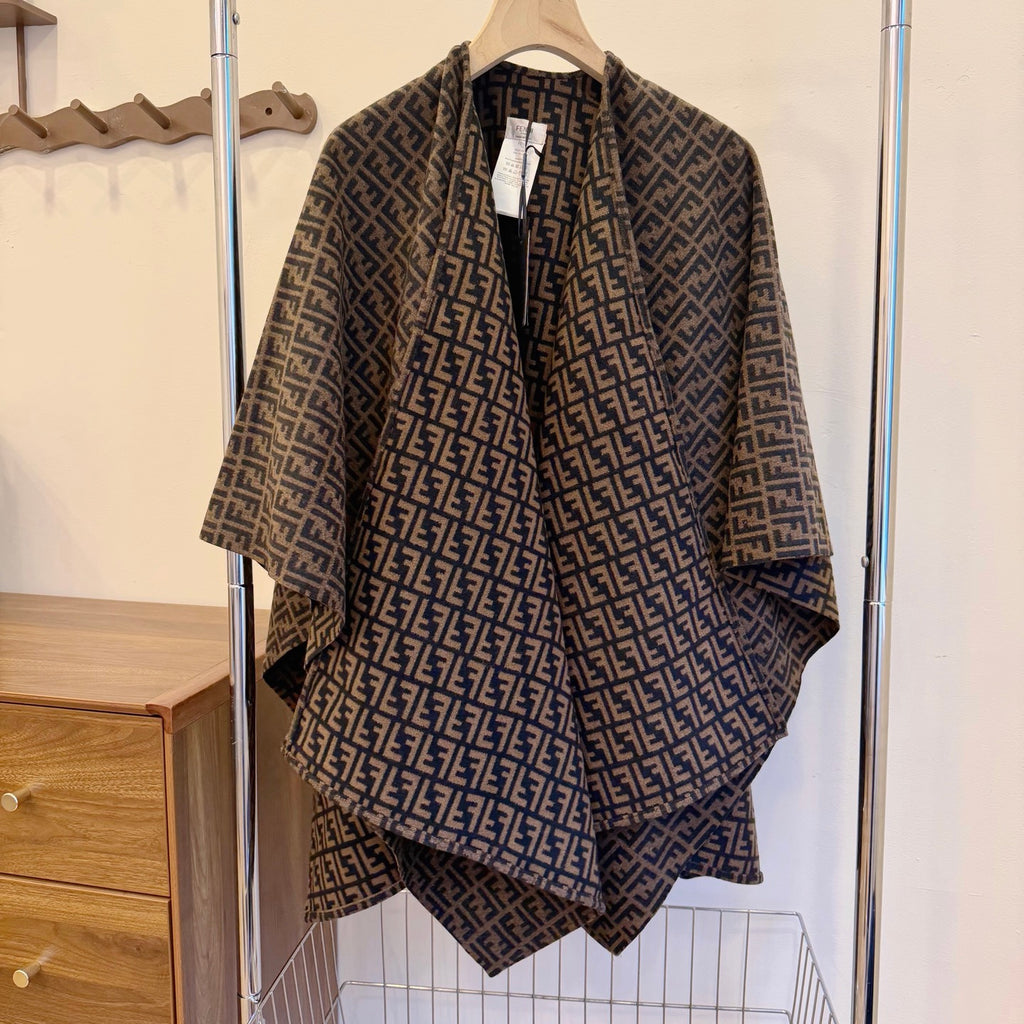 W1R86F78 Fashion cape