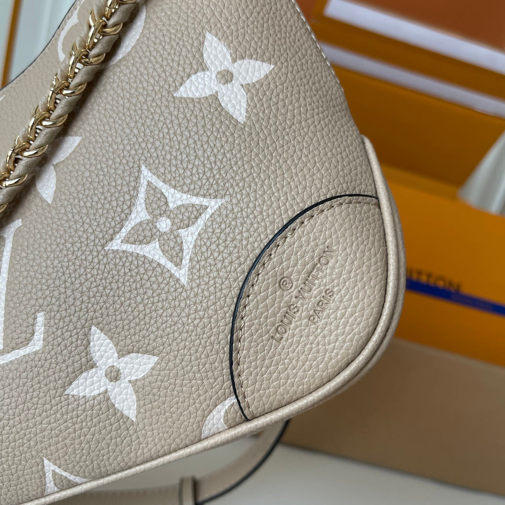 B1R76E01 Fashion leather bag