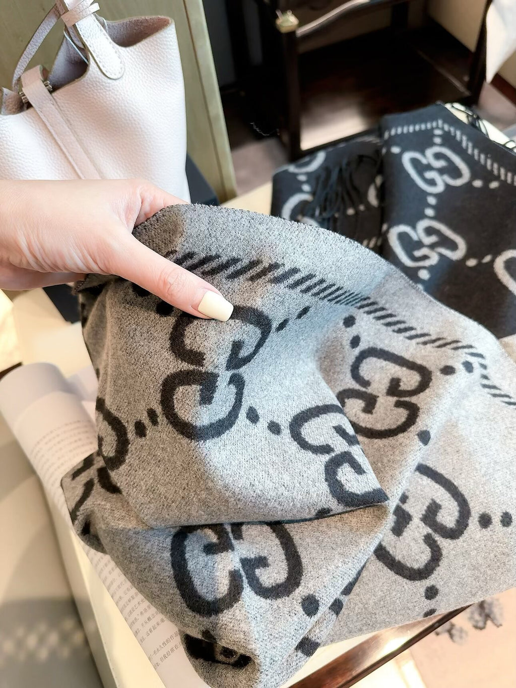 W1R96B129 Popular Winter Scarves