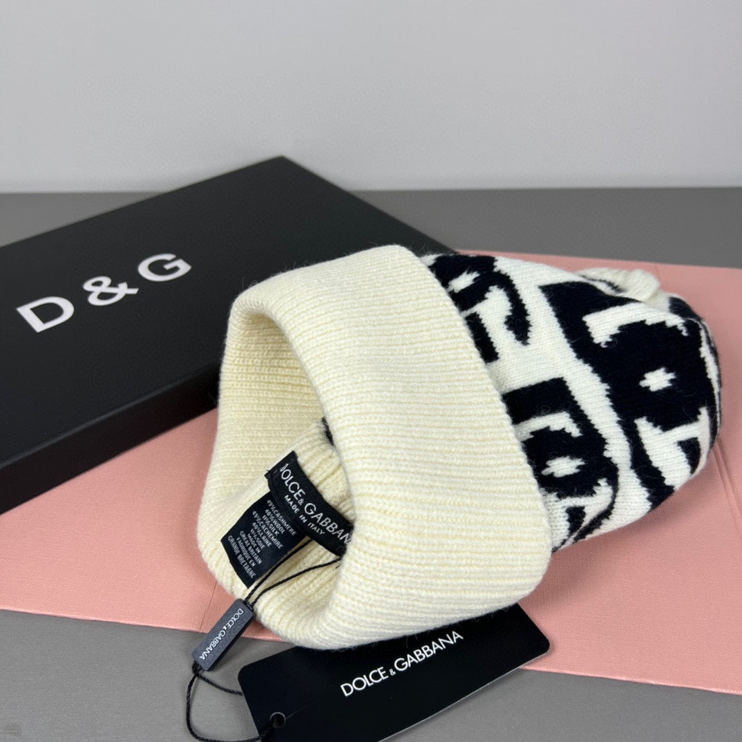 M1R96A18 Fashion hats