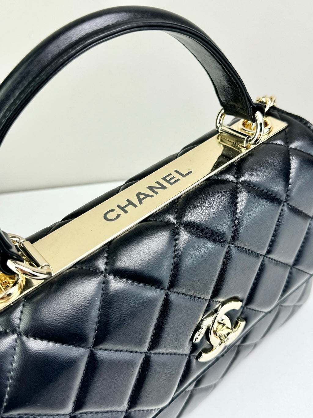 B1X76C8 Fashion leather bag