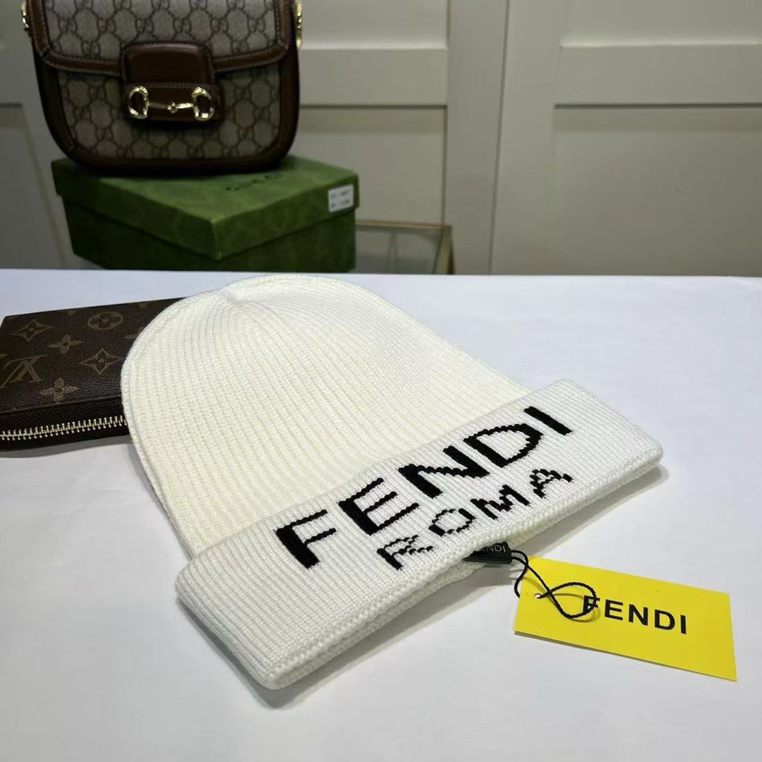 M1R86F47 Fashion hats