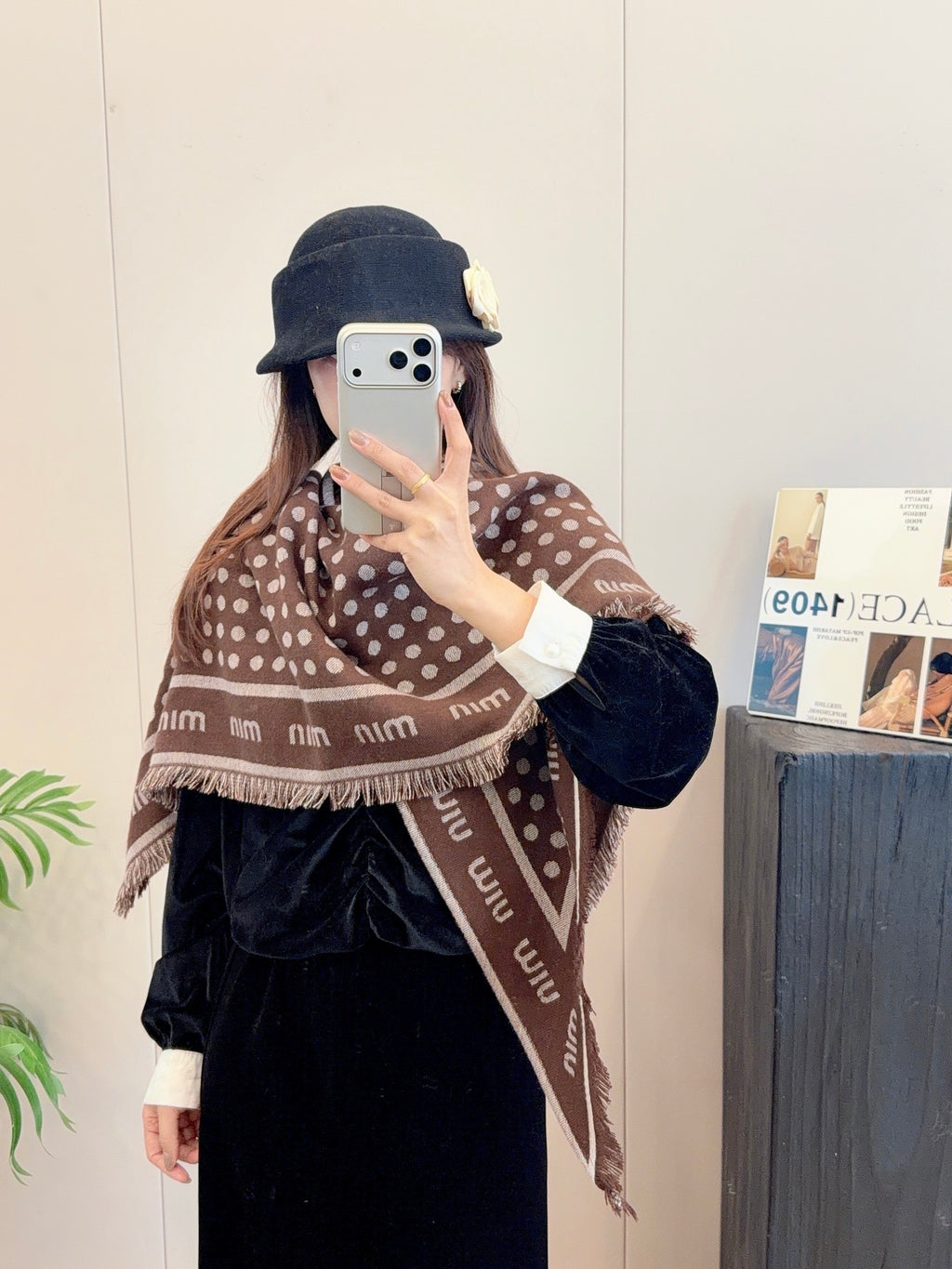 W1R86A100 Fashion Triangular shawl