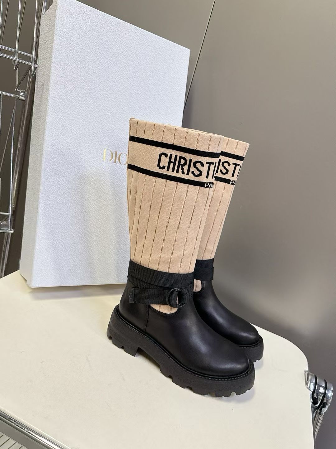 Z2P106D30 Fashion high-quality Boots