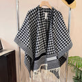W1R86D64 Fashion cape