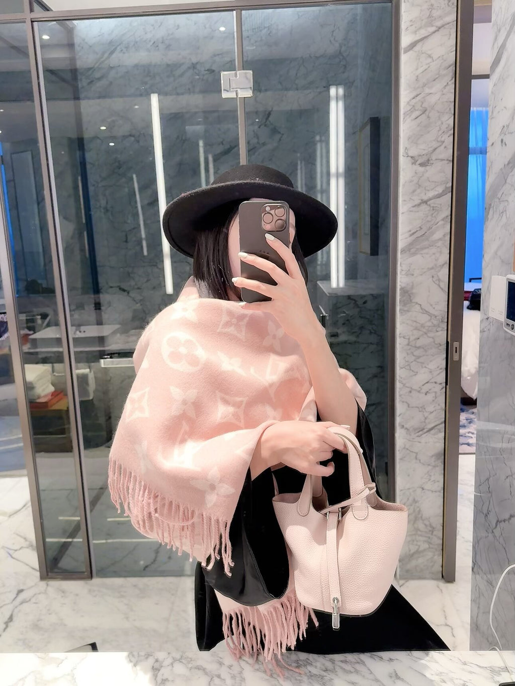 W1R96E126 Popular Winter Scarves