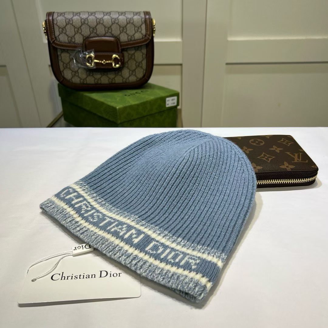M1R86D99 Fashion hats
