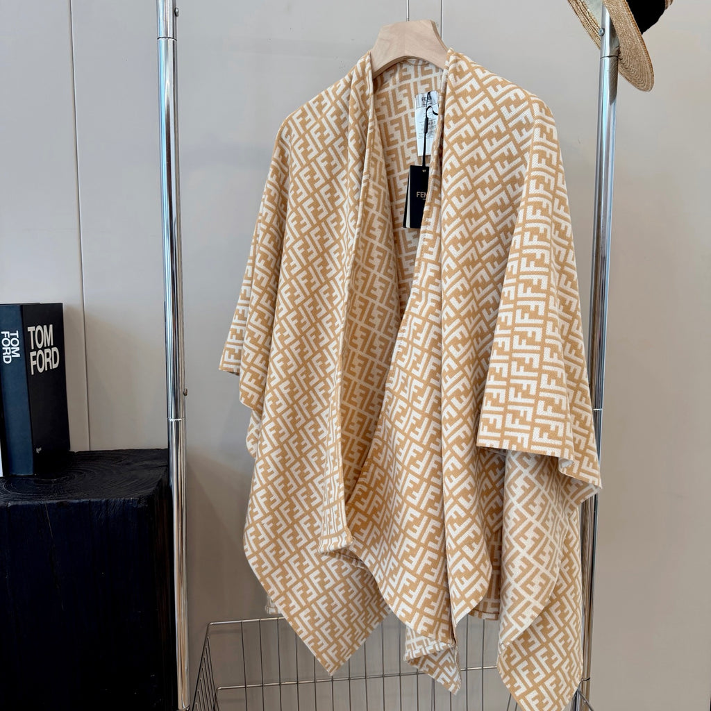 W1R86F42 Fashion cape