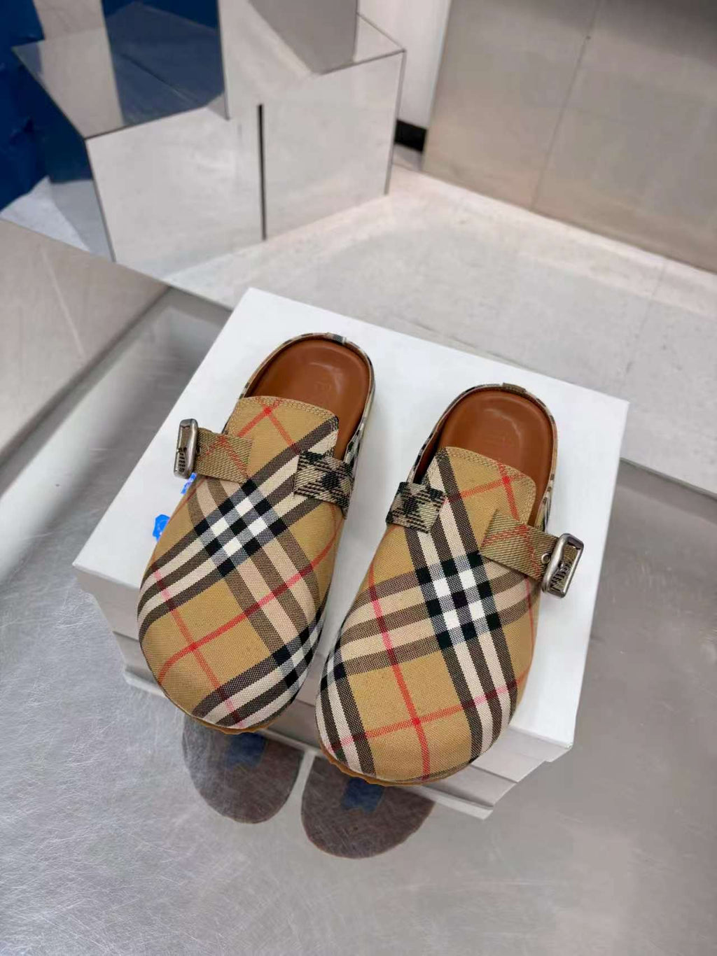 Z2R86R16 Fashion high-quality shoes