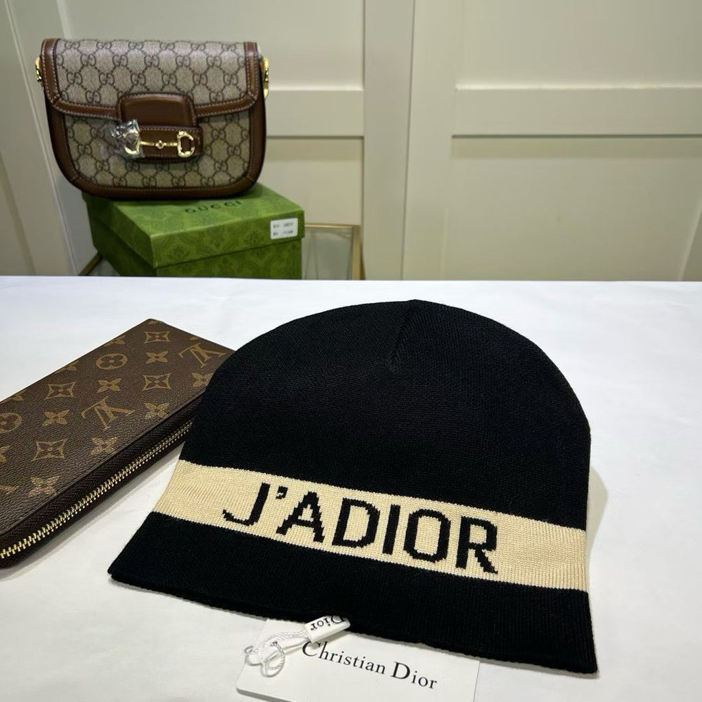 M1R86D100 Fashion hats