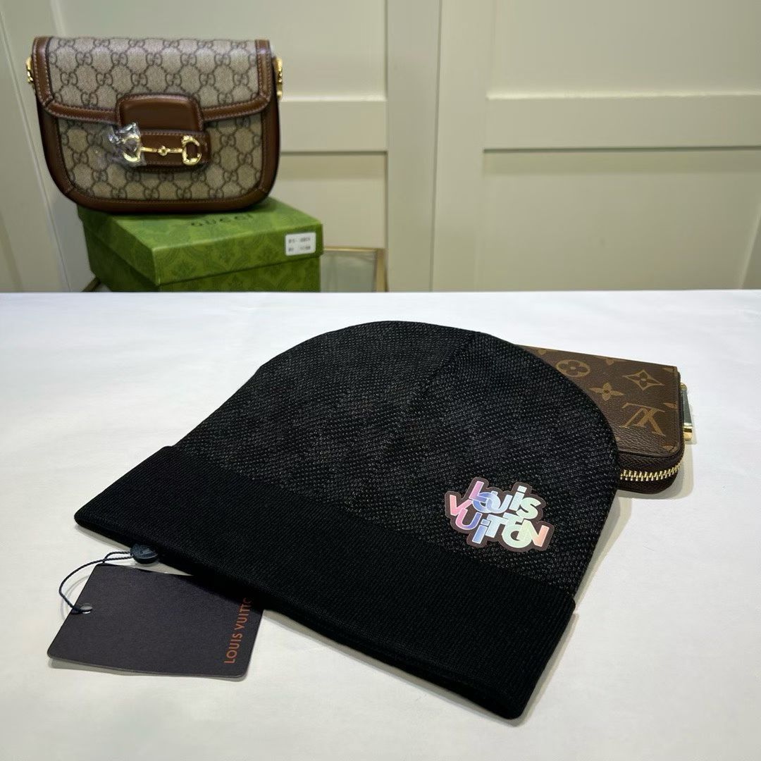 M1R86E50 Fashion hats