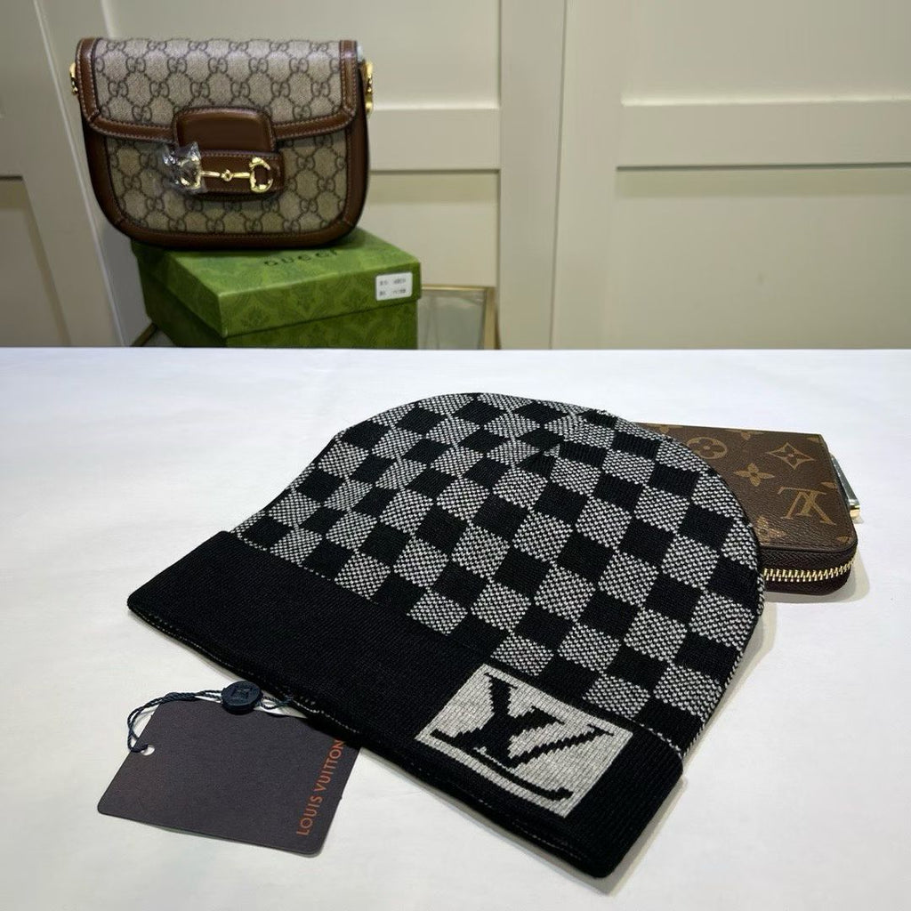 M1R86E51 Fashion hats