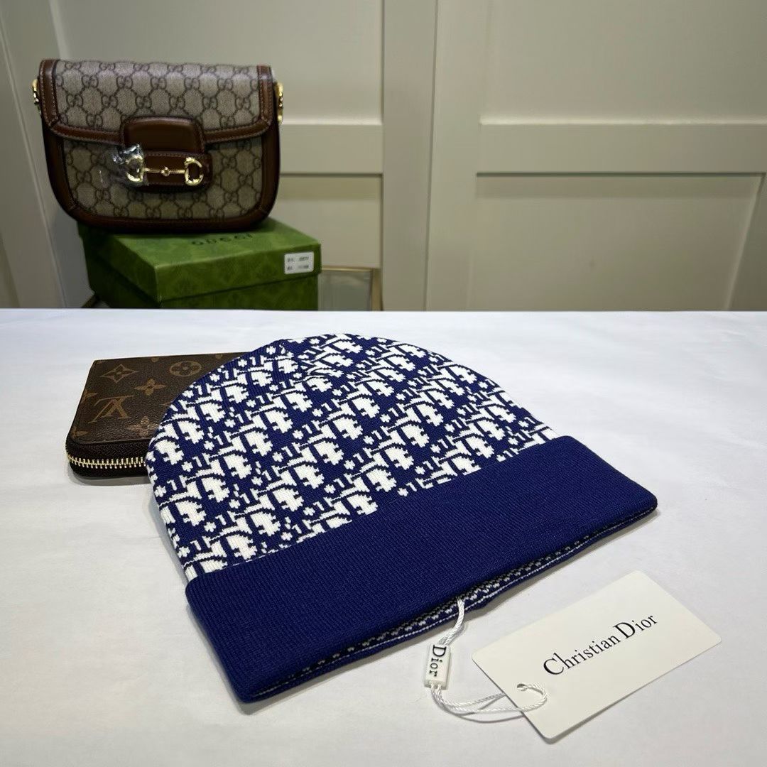 M1R86D49 Fashion hats