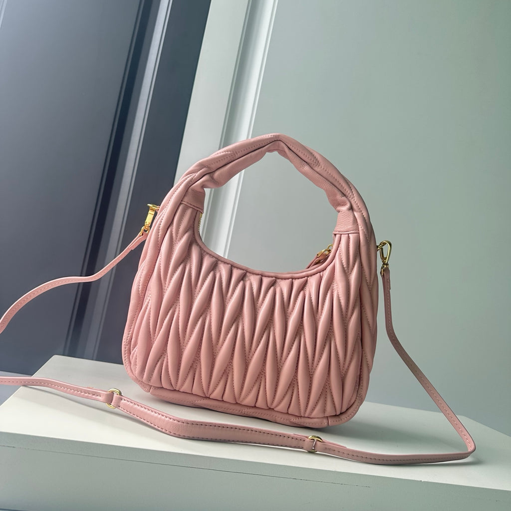 146PA122B Popular leather bag（29x24x10cm）
