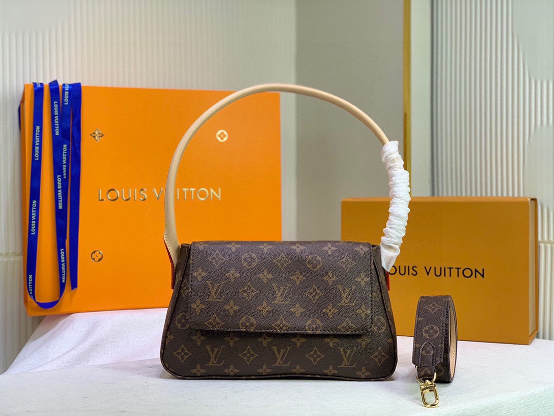 B1X66E12 Fashion high-quality leather bag