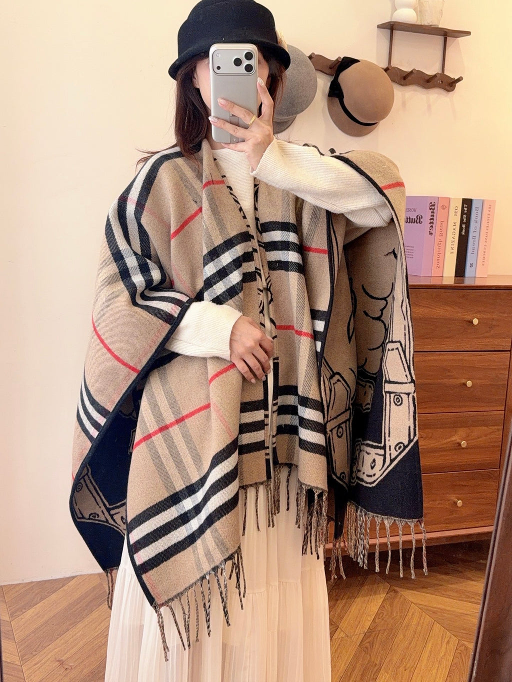 W1R86R46 Fashion cape
